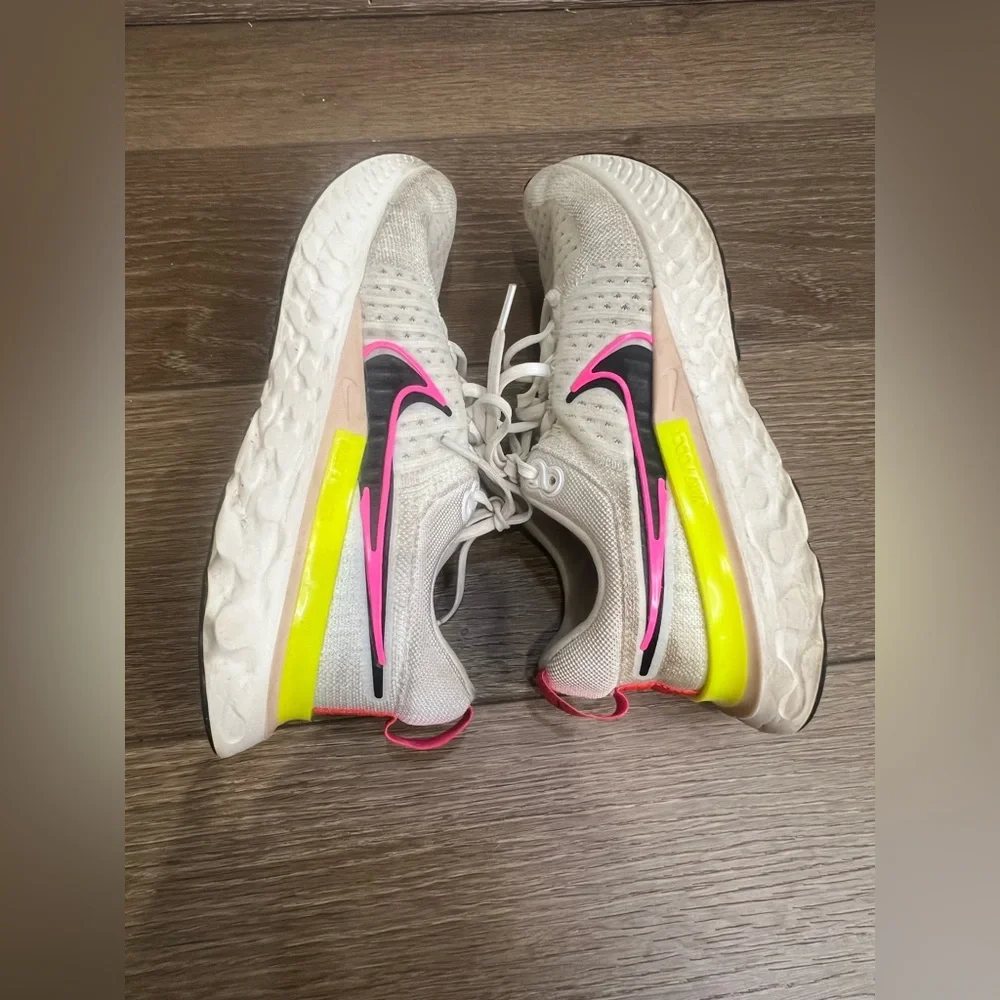 Women's Nike React Infinity Run Flyknit 2 - Picture 7 of 9
